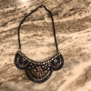 Loft Bib necklace